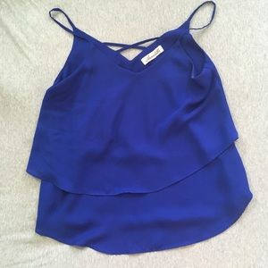 Layered tank with cross cross back